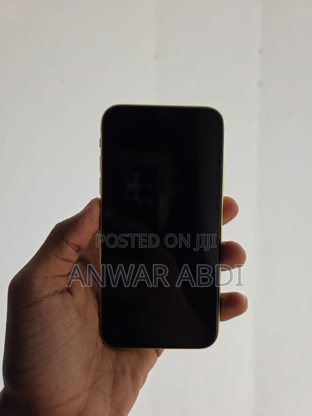 Apple iPhone 11 128 GB Yellow - thumbnail 3