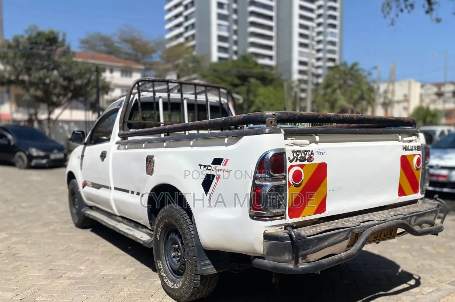 Toyota Hilux 2011 White