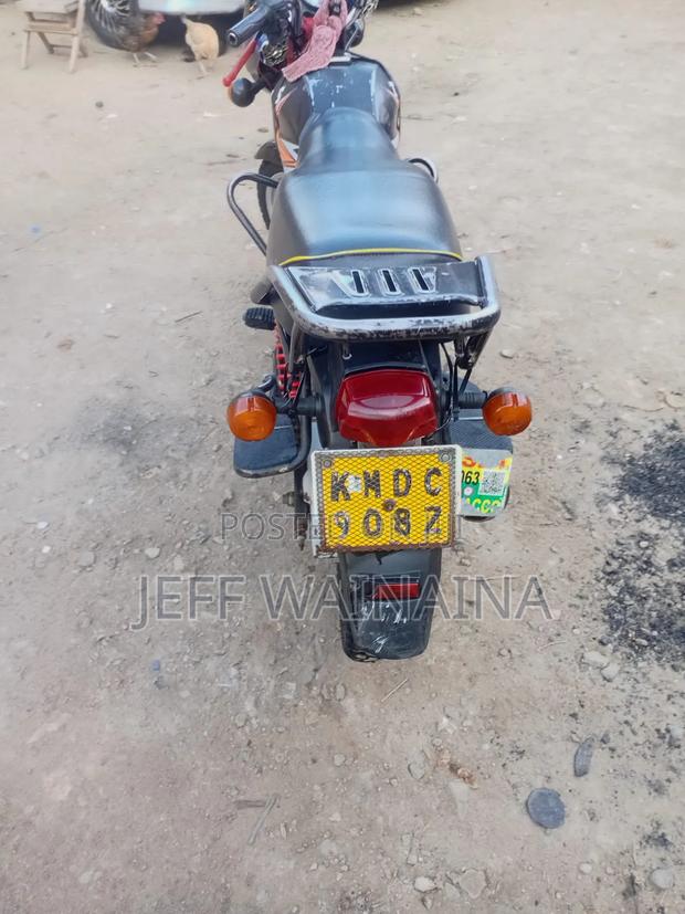 TVS HLX Plus ES 2020 Black - thumbnail 3