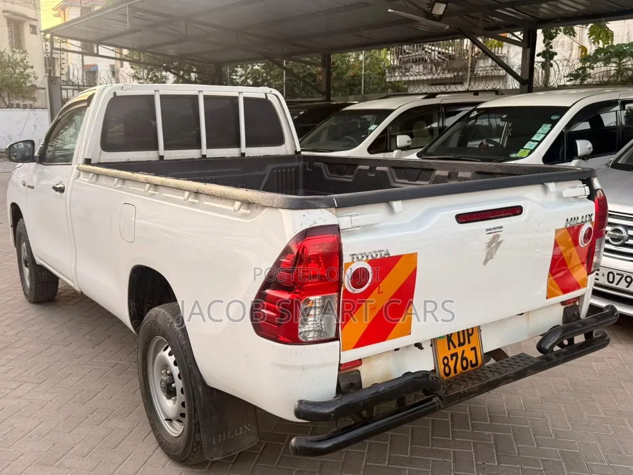 Toyota Hilux 2023 White