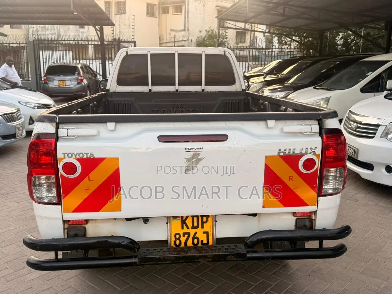 Toyota Hilux 2023 White