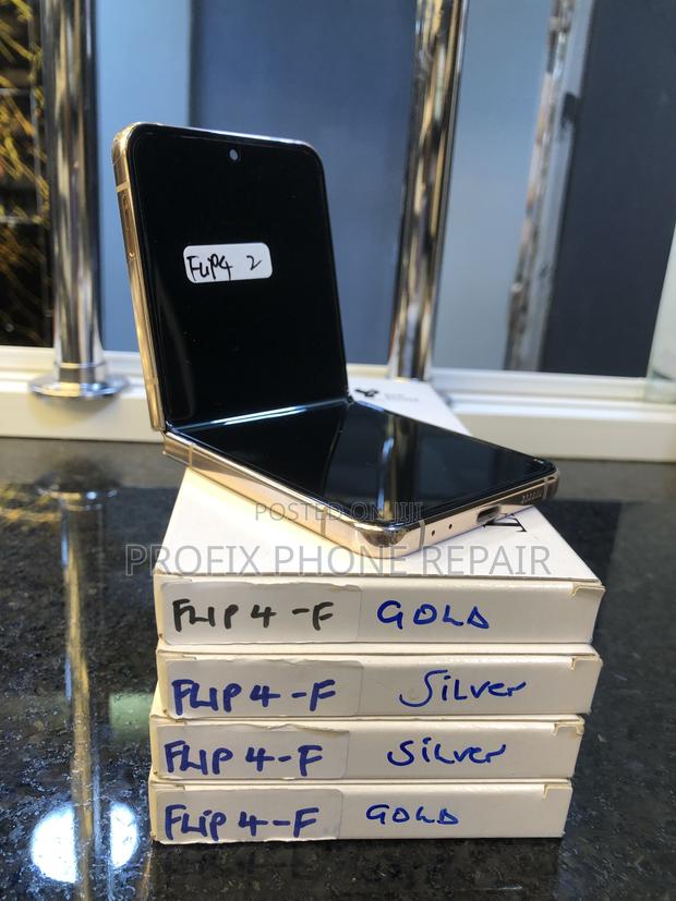 Samsung Z Flip 4 Screen Replacement Nairobi and Free Installation - thumbnail 2