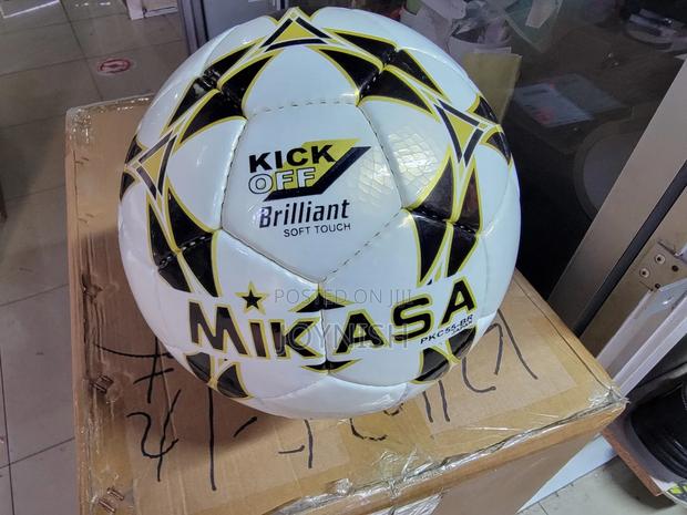 Brilliant Mikasa Football Size 5 Balls