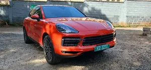Porsche Cayenne Base AWD 2019 Orange