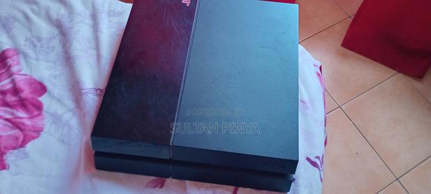 Chipped Ps4 Standard Console With 8 Games