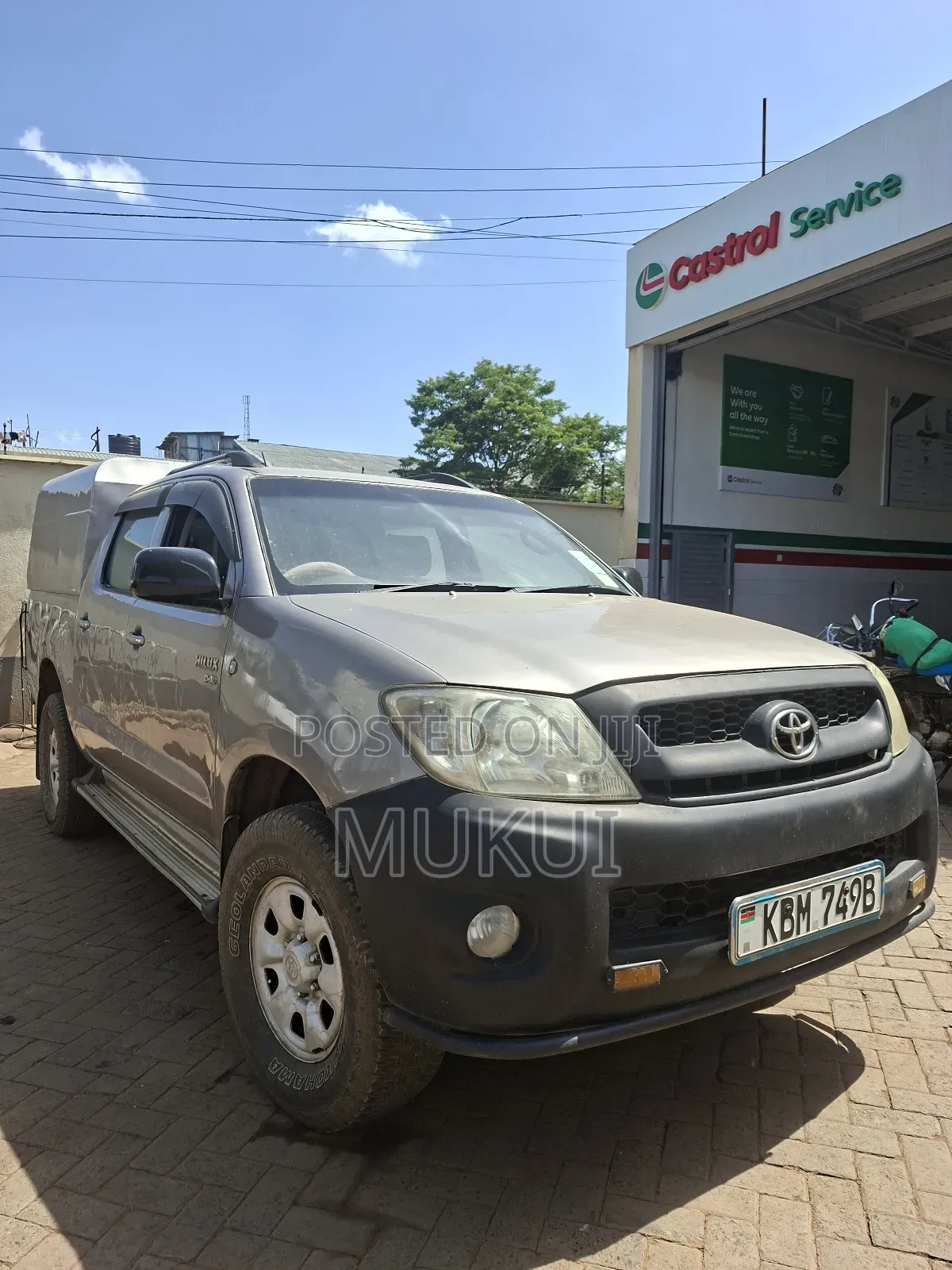 Toyota Hilux 2.5 D-4D 4X4 SRX 2010 Brown