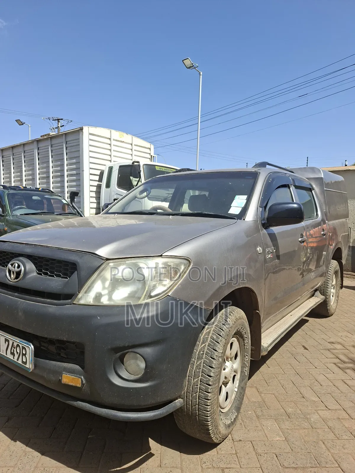 Toyota Hilux 2.5 D-4D 4X4 SRX 2010 Brown