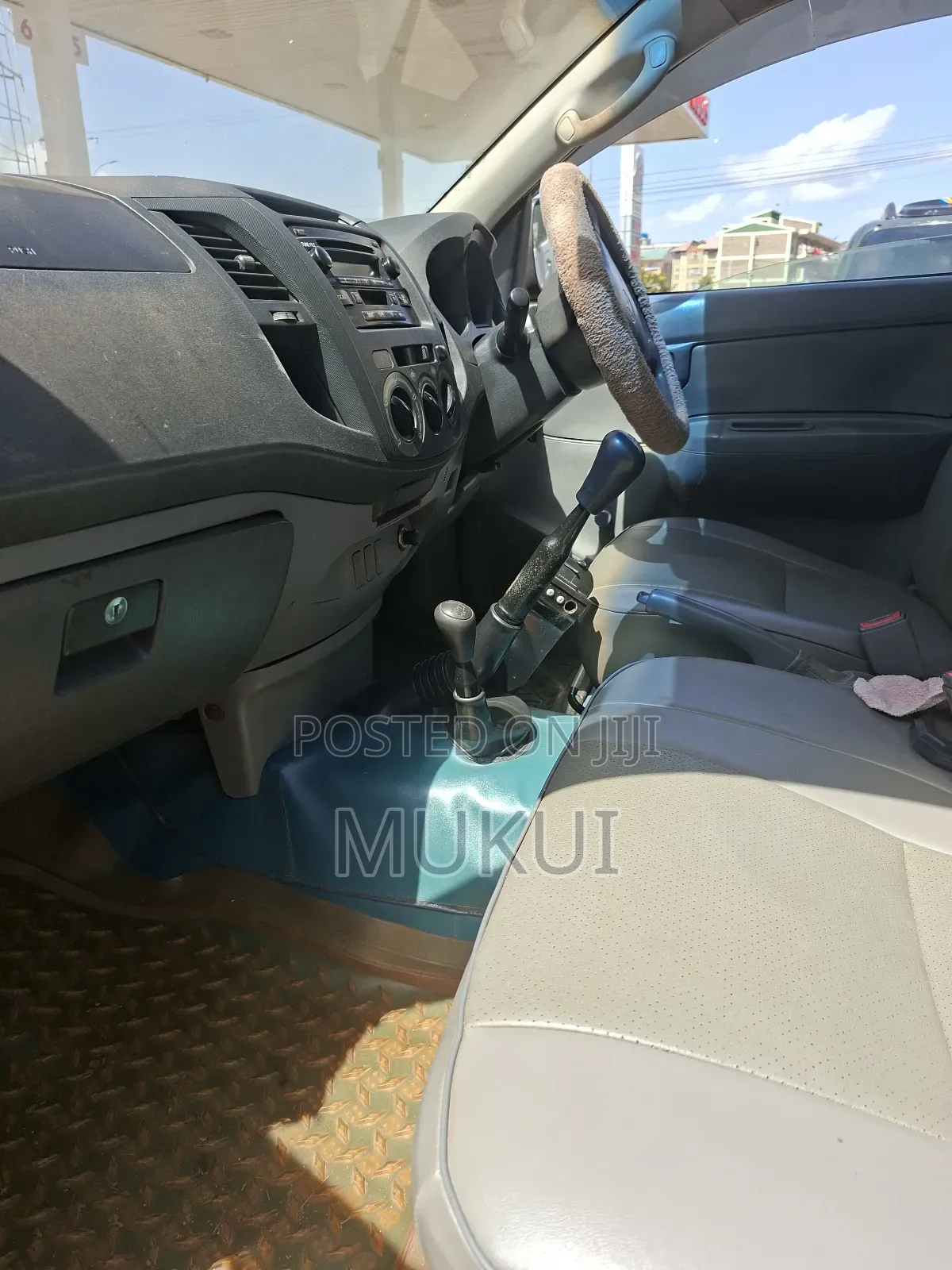 Toyota Hilux 2.5 D-4D 4X4 SRX 2010 Brown