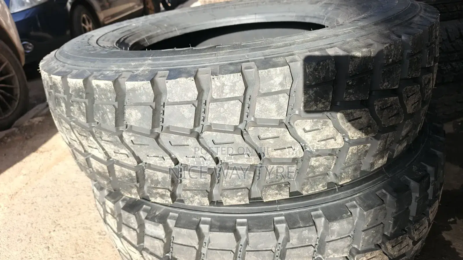 265/70r19.5 Royalblack