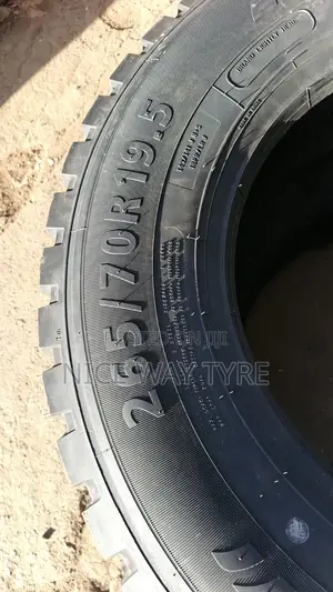 265/70r19.5 Royalblack