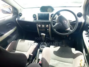Toyota IST 2009 Silver