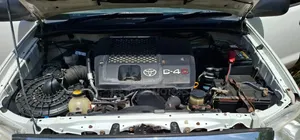 Toyota Hilux 2.5 D-4D 4X4 SRX 2011 White