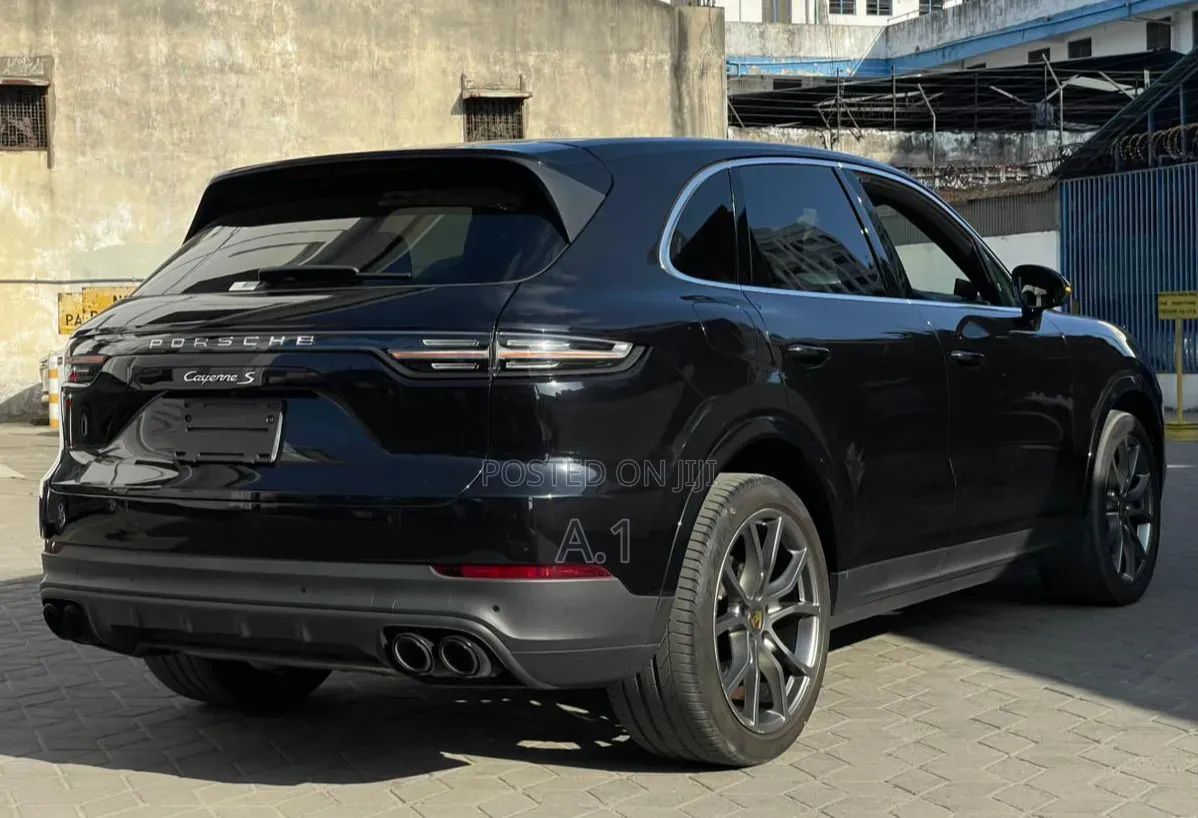 Porsche Cayenne S AWD 2019 Black