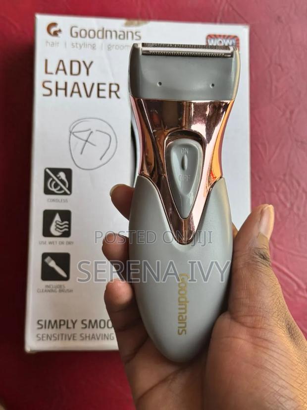 Rechargeable Cordless Shaver With Cleaning Brush