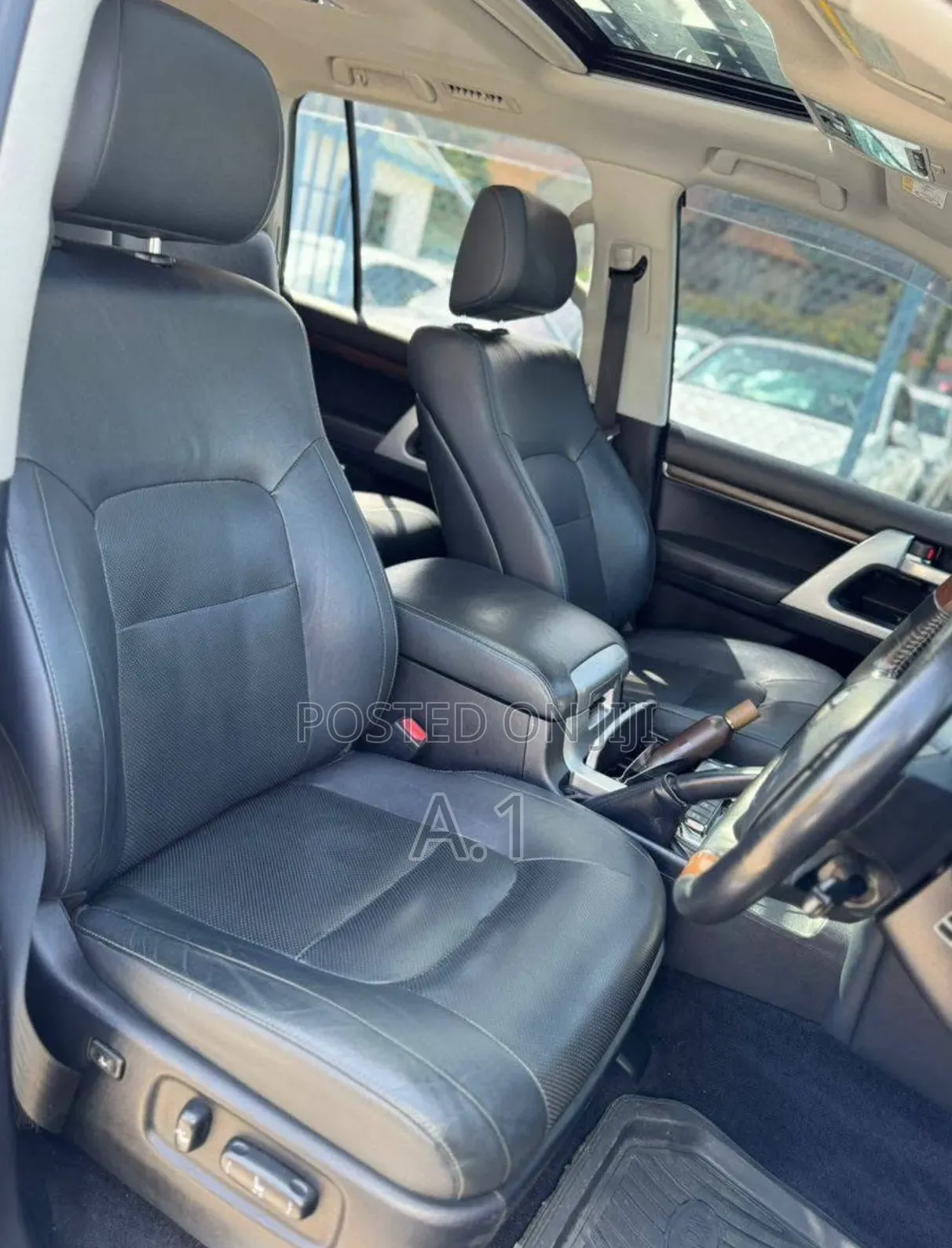 Toyota Land Cruiser 4.6 V8 ZX 2019 Black
