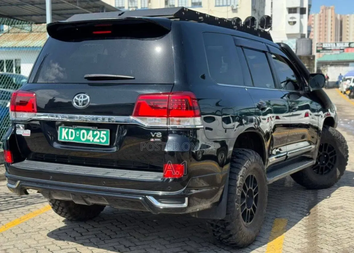 Toyota Land Cruiser 4.6 V8 ZX 2019 Black