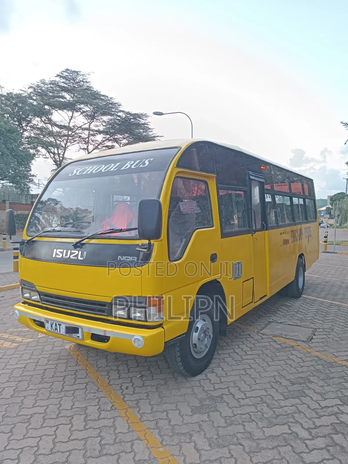 Isuzu NQR 2004 Yellow
