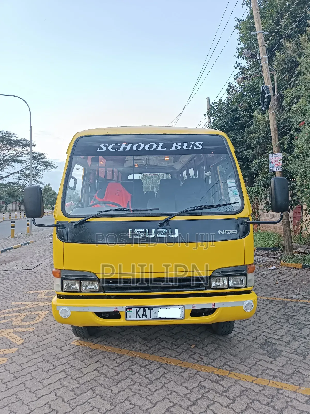 Isuzu NQR 2004 Yellow