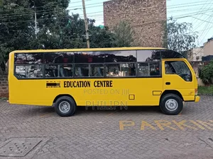 Isuzu NQR 2004 Yellow