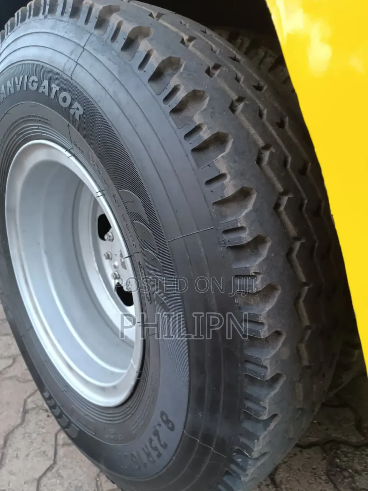 Isuzu NQR 2004 Yellow
