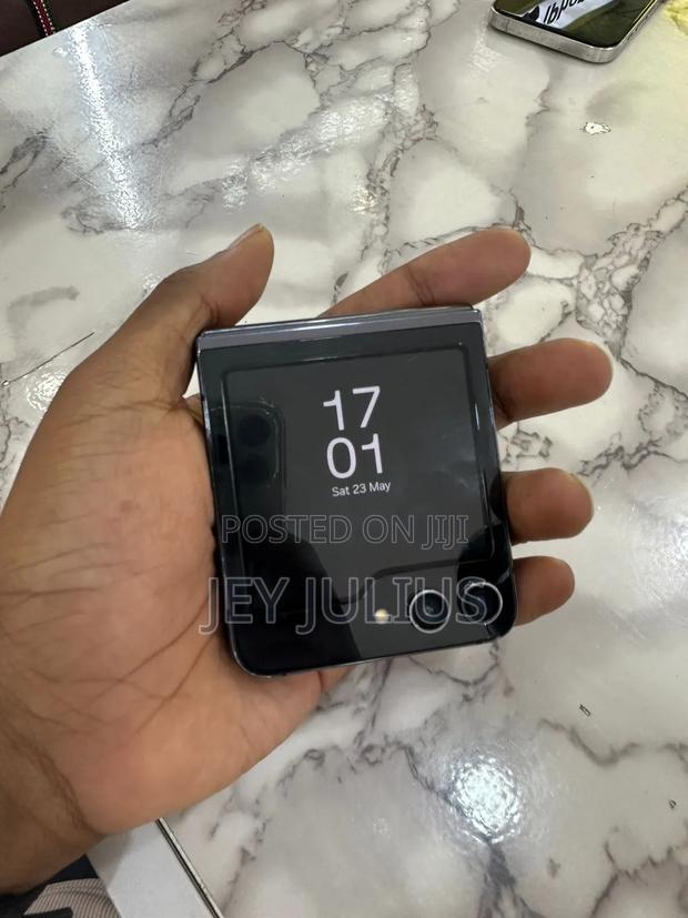 Samsung Galaxy Z Flip 5 256 GB Black - main view