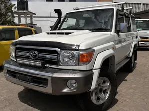 Toyota Land Cruiser 4.5 V8 GXR 2019 White