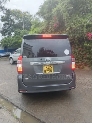 Toyota Noah 2011 Gray
