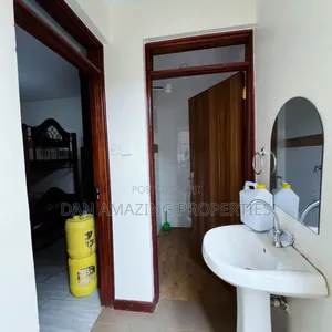 4bdrm Maisonette in Smith Area Plus Dsq, Nkoroi for rent