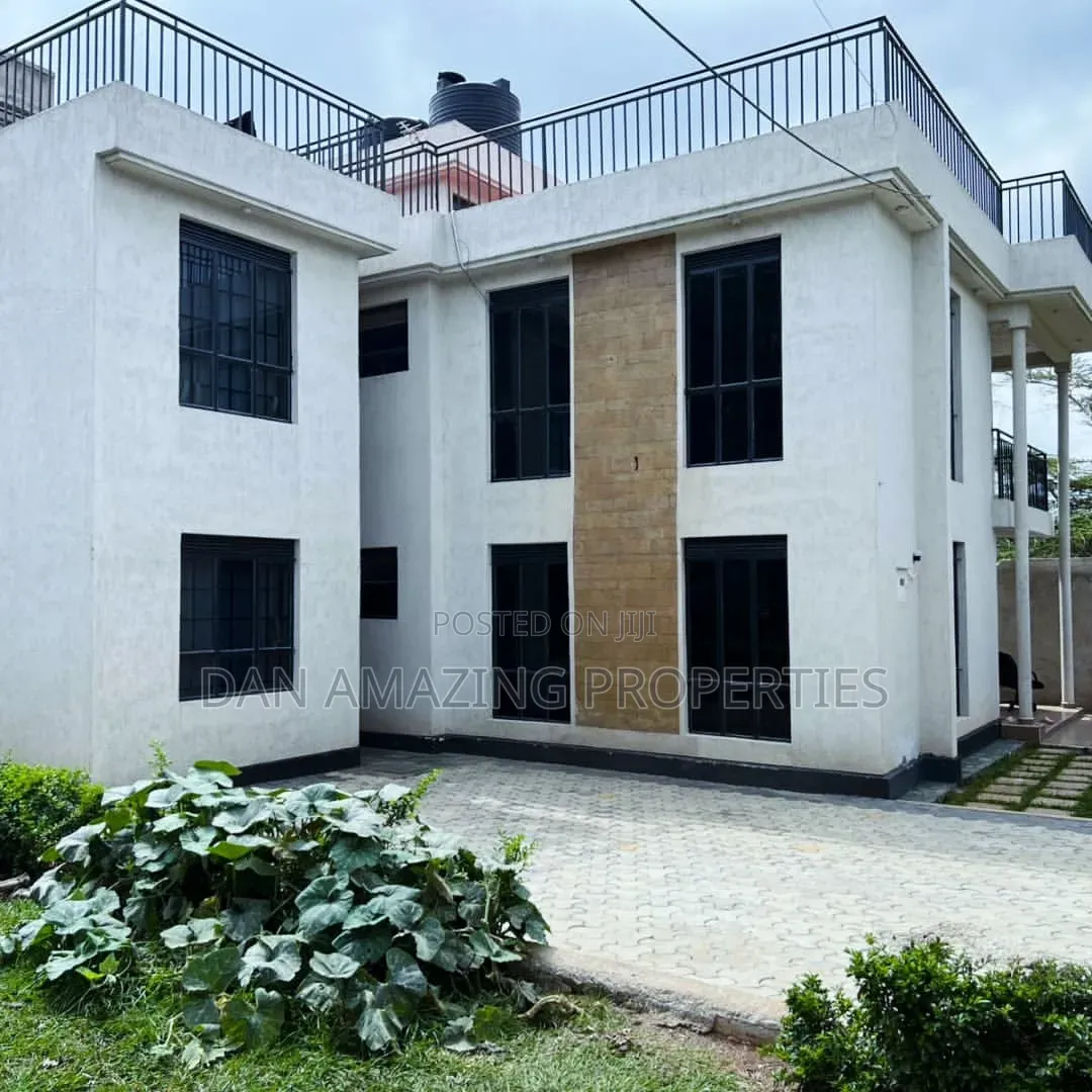 4bdrm Maisonette in Smith Area Plus Dsq, Nkoroi for rent