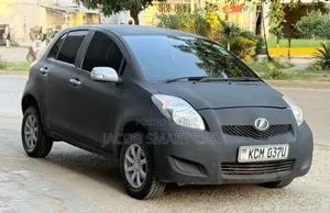 Toyota Vitz 2010 Black