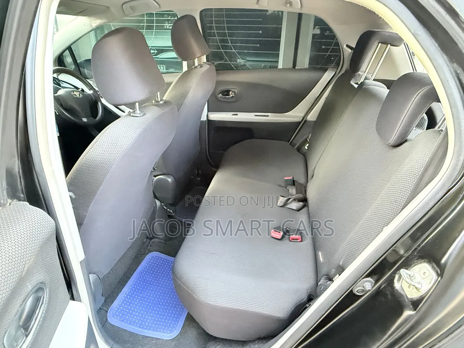 Toyota Vitz 2010 Black