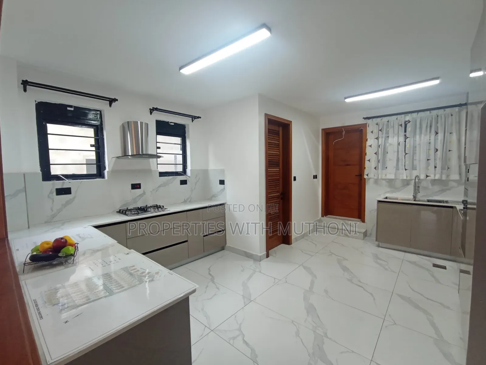 4bdrm Maisonette in Uthiru for sale