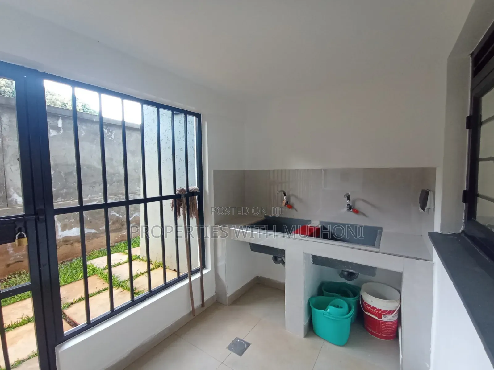 4bdrm Maisonette in Uthiru for sale
