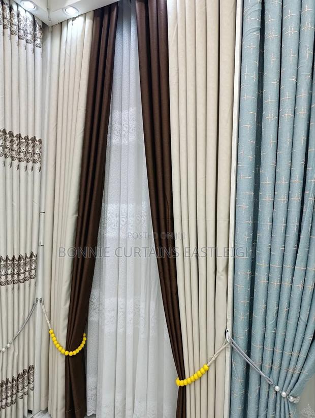Cram Modern Curtains for Living Rooms