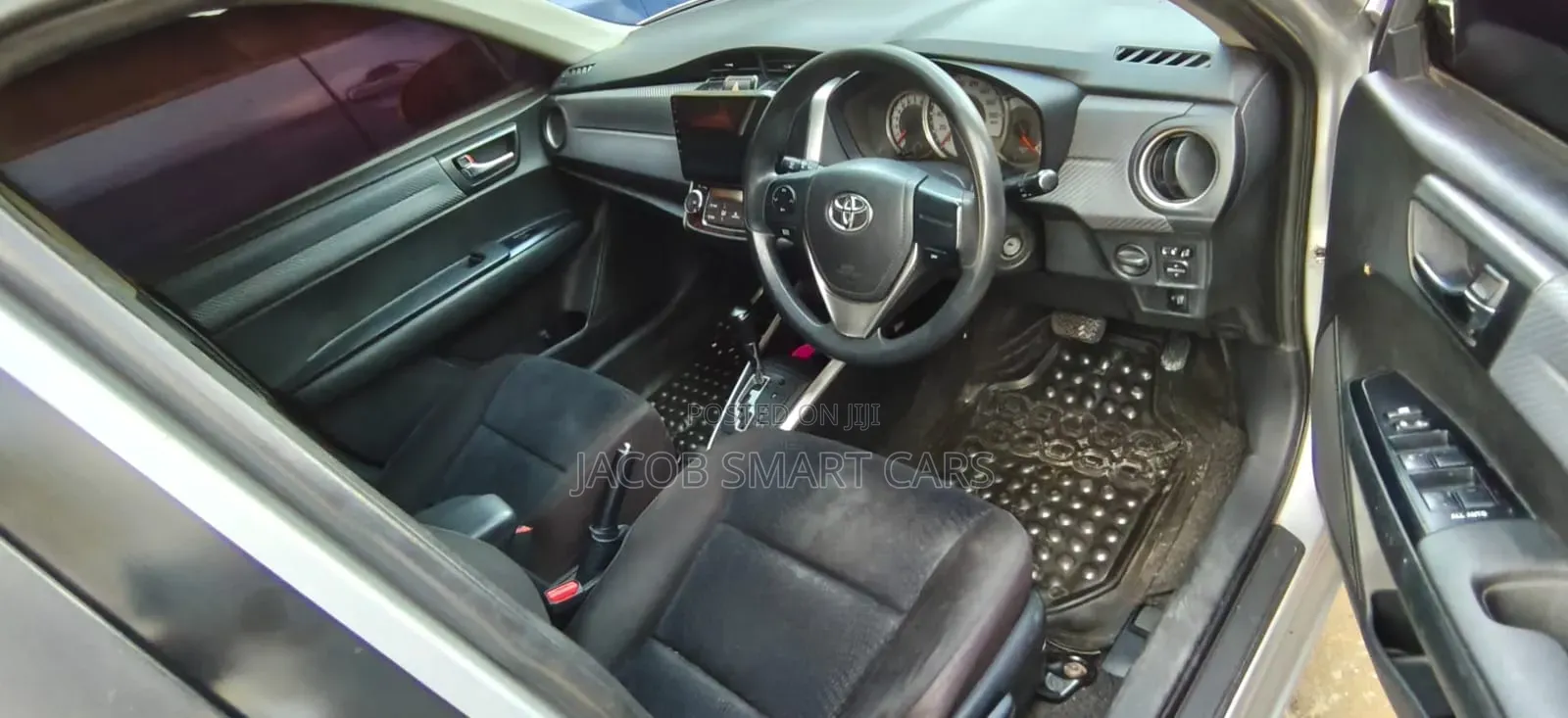 Toyota Corolla Fielder 2014 Silver