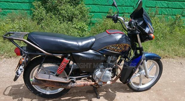 TVS HLX Plus ES 2024 Blue - thumbnail 4
