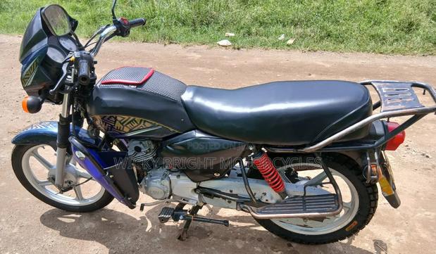 TVS HLX Plus ES 2024 Blue - thumbnail 5