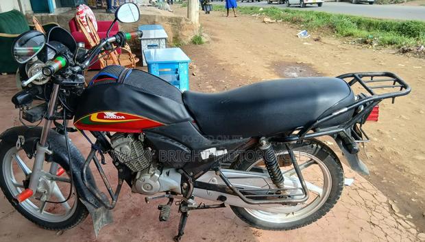 Honda CB 2025 Red - thumbnail 2