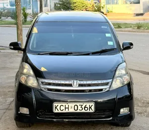 Toyota ISIS 2010 Black