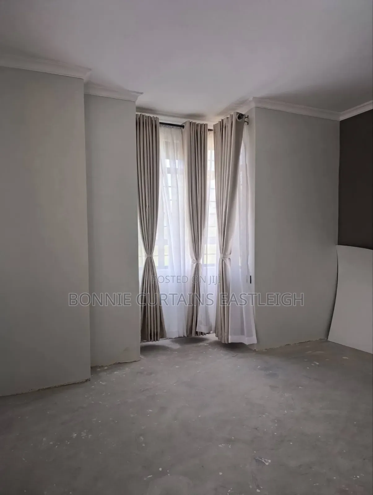 Kitchen Materials and Curtains