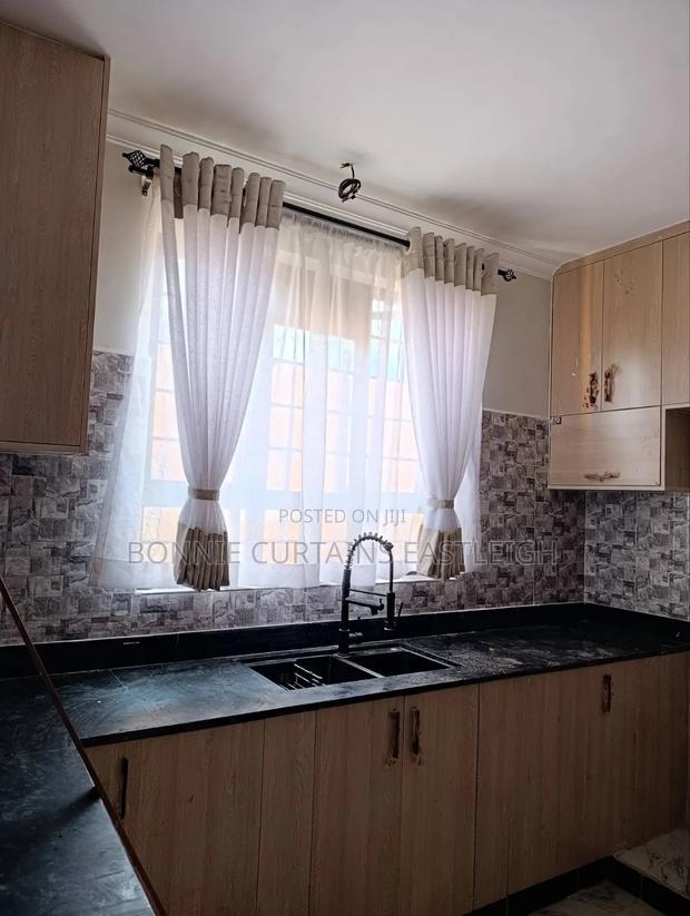 Kitchen Materials and Curtains - thumbnail 3