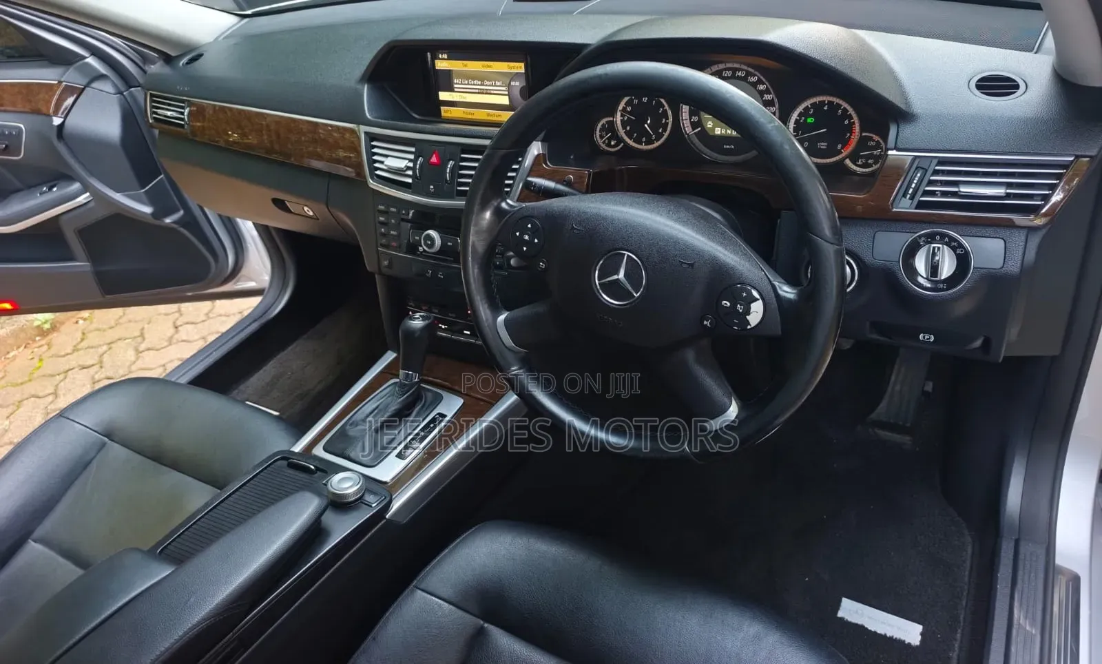 Mercedes-Benz E250 2009 Silver