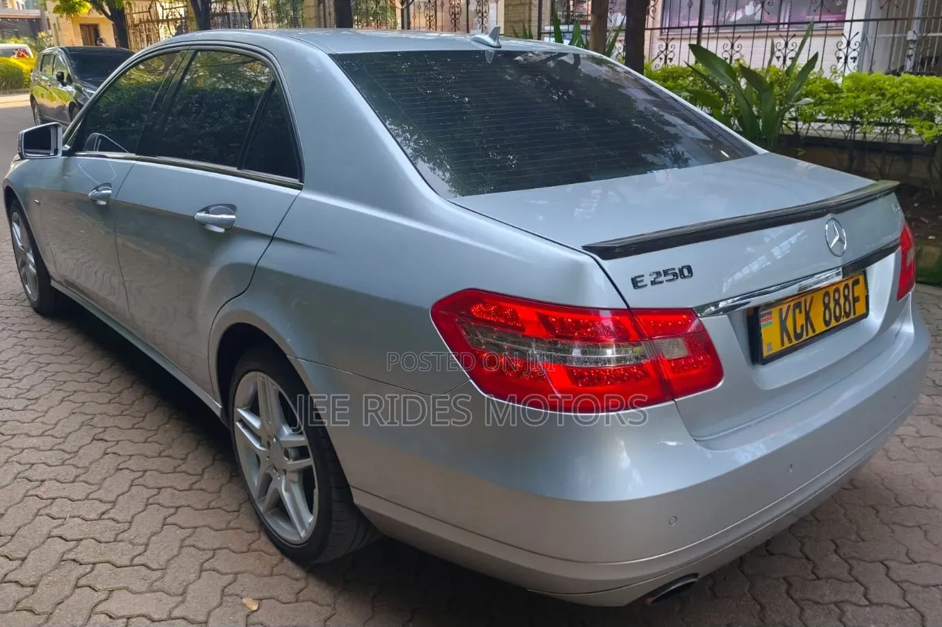 Mercedes-Benz E250 2009 Silver