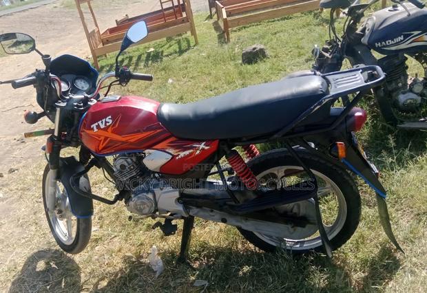TVS HLX Plus ES 2022 Red - thumbnail 3
