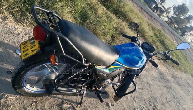 Honda CB 2024 Blue