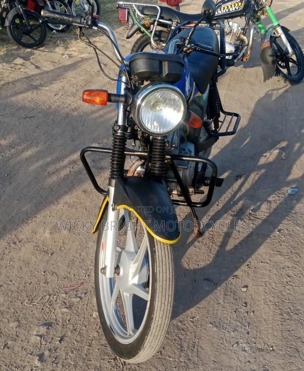 Honda CB 2024 Blue - thumbnail 2