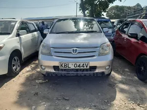 Toyota IST 2008 Silver