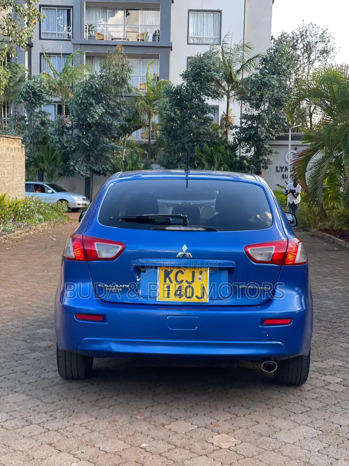 Mitsubishi Galant 2010 Blue