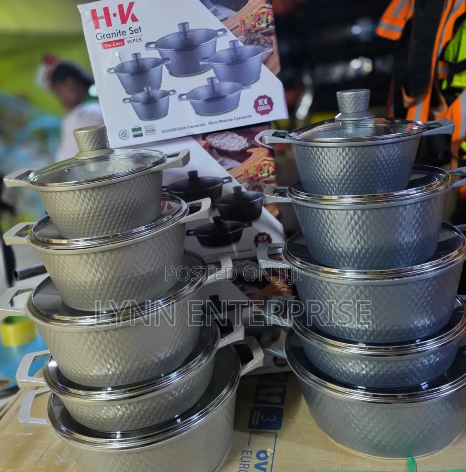 H K Cookware Set