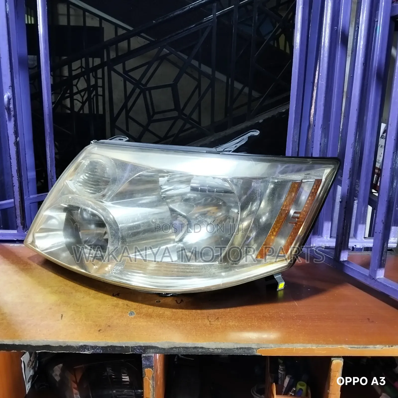Toyota Alphard Model 2004/2005 Xenon Headlamp, Ex Japan Motor Parts